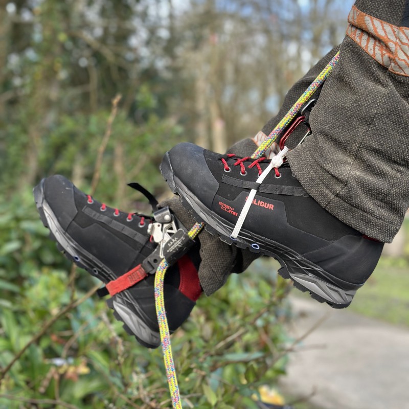chaussures-forestiere-special-grimpe-tree-climb-taille-haute