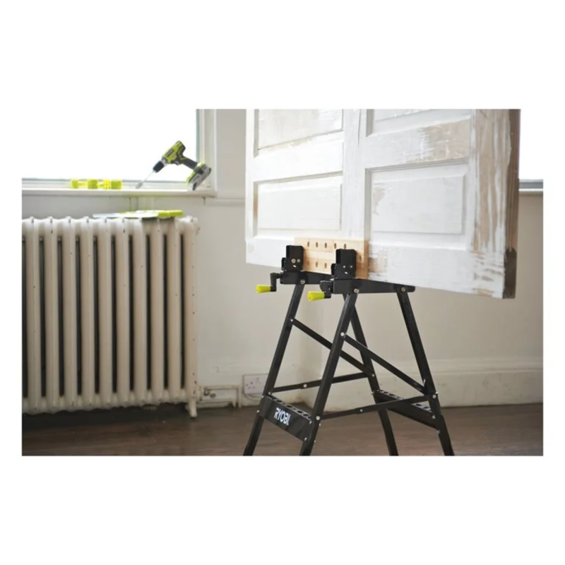 etabli-pliable-multi-positions-pour-le-serrage-des-pieces-ryobi-rwb01